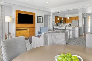 TV a/nebo společenská místnost v ubytování Marriott's Desert Springs Villas II