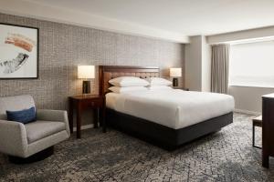Postel nebo postele na pokoji v ubytování Sheraton Valley Forge King of Prussia
