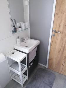 Zdjęcie z galerii obiektu Mobile home Blue Lagoon 785 w Biogradzie na Moru