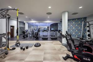 Fitness centrum a/nebo fitness zařízení v ubytování Le Méridien Stuttgart