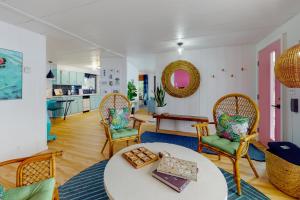 Η κουζίνα ή μικρή κουζίνα στο Good Beach Getaway