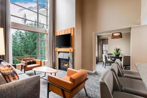 TV a/nebo společenská místnost v ubytování The Westin Resort & Spa, Whistler