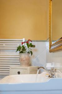 A bathroom at Agriturismo Cima alla Serra