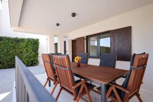 Μπαλκόνι ή βεράντα στο Villa Elaia +56 φωτογραφίες