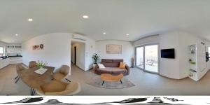 Μια τηλεόραση ή/και κέντρο ψυχαγωγίας στο Apartments Mary