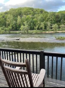 Gallery image of Relax You're At The River in Bryson City