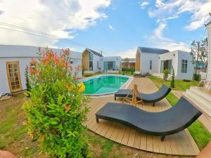 Bazén v ubytování The3 Happiness Nordic Private Home nebo v jeho okolí