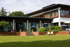 Taman di luar Hotel Hesselet