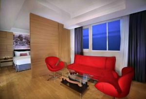 Posezení v ubytování favehotel Cimanuk Garut