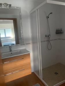 Kúpeľňa v ubytovaní CASA FAMILIAR COMPLETA EN PATOS NIGRAN