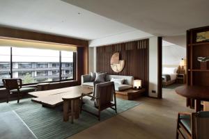 Posezení v ubytování HOTEL THE MITSUI KYOTO, a Luxury Collection Hotel & Spa