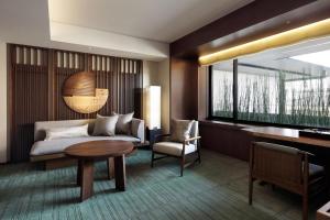 Posezení v ubytování HOTEL THE MITSUI KYOTO, a Luxury Collection Hotel & Spa