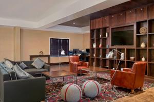 Гостиная зона в Four Points by Sheraton Regina