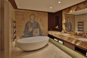 A bathroom at Ariana Sustainable Luxury Lodge - Special Category - Cappadocia
