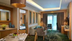 Prostor za sedenje u objektu Radisson Resort & Spa Kandla
