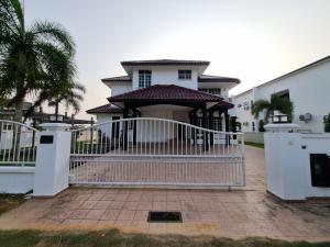 Ảnh trong thư viện ảnh của Riverside Bungalow with Pool at Koliba, Casa del Fiume ở Kuala Terengganu