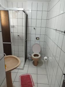 حمام في Apartamento de Praia no Centro