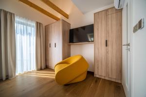 TV a/nebo společenská místnost v ubytování Holiday House U Hájenky 6L Lipno Home