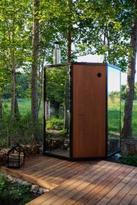 Aed väljaspool majutusasutust SHANTI FOREST HOUSE Guest house with mirror sauna