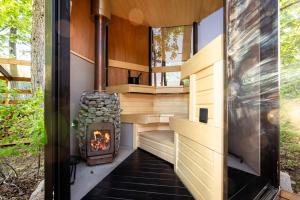 Foto sihtkohas Laoküla asuva majutusasutuse SHANTI FOREST HOUSE Guest house with mirror sauna galeriist
