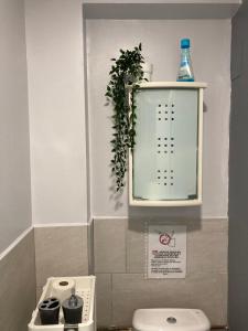 Ένα μπάνιο στο Villa Mutt +4 φωτογραφίες