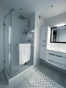 Photo de la galerie de l'établissement Le Cocon Blanc studio Jeux O, à Épinay-sur-Seine