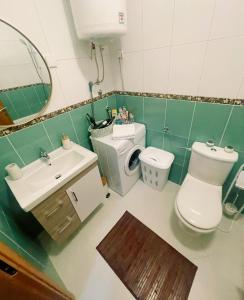Ένα μπάνιο στο SoleMare Apartment