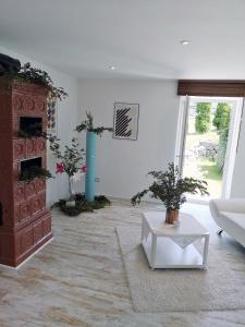 Fotografie z fotogalerie ubytování Münsing Nähe Starnberger See, schöne Ferienwohnung, Gästewohnung 125qm EG und OG KONTAKTFREI v destinaci Münsing