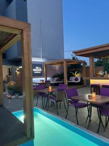 Bazén v ubytování Faliro Hotel nebo v jeho okolí