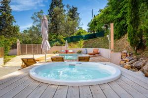 Bazén v ubytování Nightingale Villa & Suites Corfu nebo v jeho okolí