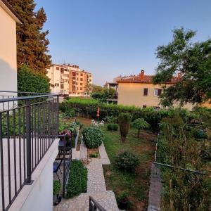 Zahrada ubytování Apartman Sara + 30 fotografií