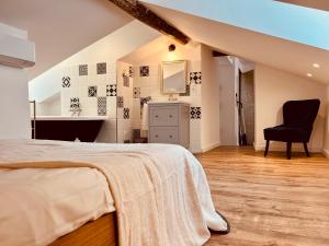 Posteľ alebo postele v izbe v ubytovaní PEPITES BASTIAISES VATTA Appartement Roof Top Jacuzzi Vue Vieux Port