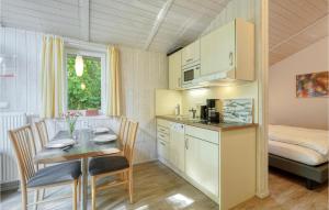A kitchen or kitchenette at Schmugglerstieg 13c - Dorf 5