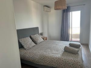 Foto dalla galleria di Bel appart rénové avec vue mer a Bastia
