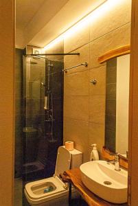 Koupelna v ubytování N'konak Guesthouse