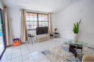 TV/trung tâm giải trí tại Kenepa Resort
