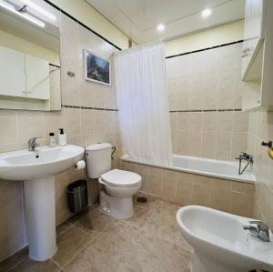 Fotografia z galérie ubytovania Cozy beachfront flat with pool & panoramic sea view terrace v destinácii Puerto de Santiago