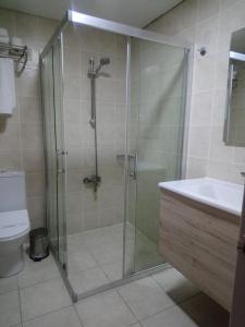 Grand Faik Hotel的一间浴室
