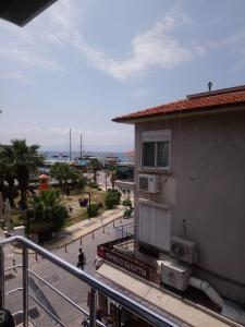 Grand Faik Hotel的阳台或露台