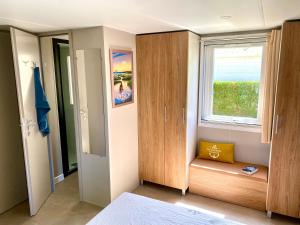 Gallery image of Mobil Home excellence 6 personnes au camping Mer et Soleil, Saint George d'Oléron in Les Sables Vignier
