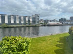 Gallery image of River view Apartment in Glasgow