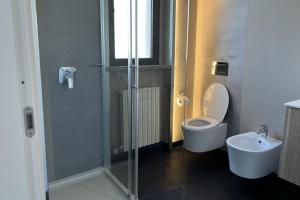 A bathroom at la casa di Antoine Még 7 kép