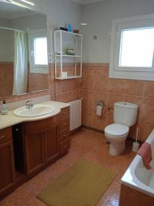 Ένα μπάνιο στο Casa Lidia, ideal familias y grupos