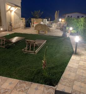 Vonkajšia záhrada v ubytovaní Villa Maresa