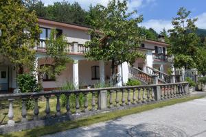 The building in which the holiday home is located