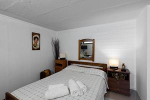 Letto o letti in una camera di Villa VERA - private villa for 8 guests with pool
