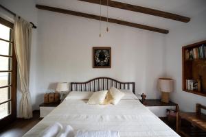 Letto o letti in una camera di Villa VERA - private villa for 8 guests with pool