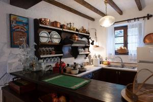 Cucina o angolo cottura di Villa VERA - private villa for 8 guests with pool