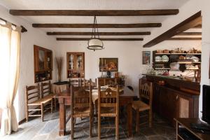 Cucina o angolo cottura di Villa VERA - private villa for 8 guests with pool