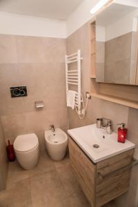 A bathroom at Mole Adriana Guest House